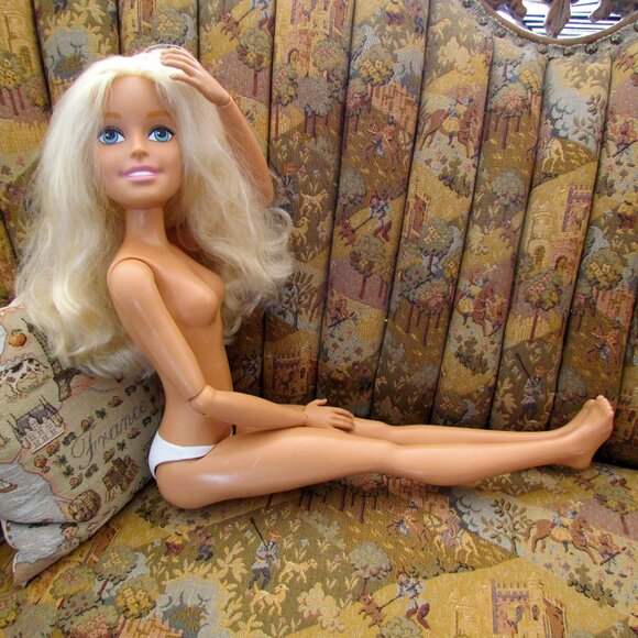 LARGE BARBIE 28" BLONDE PRINCESS MY SIZE BLONDE 2016 JUST PLAY MATTEL, ARMS BEND - Picture 6 of 8